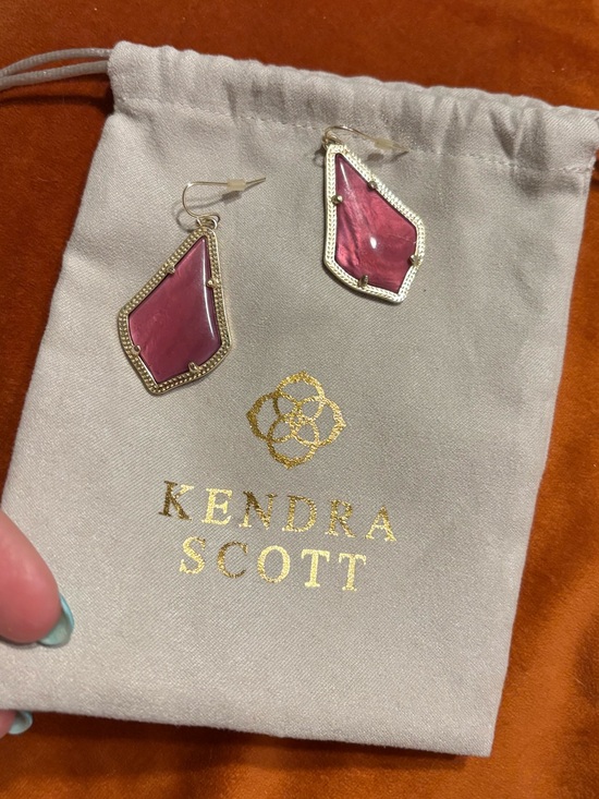 Kendra Scott Jewelry - Kendra Scott Rosy Pink *Retired Style* Drop Earrings